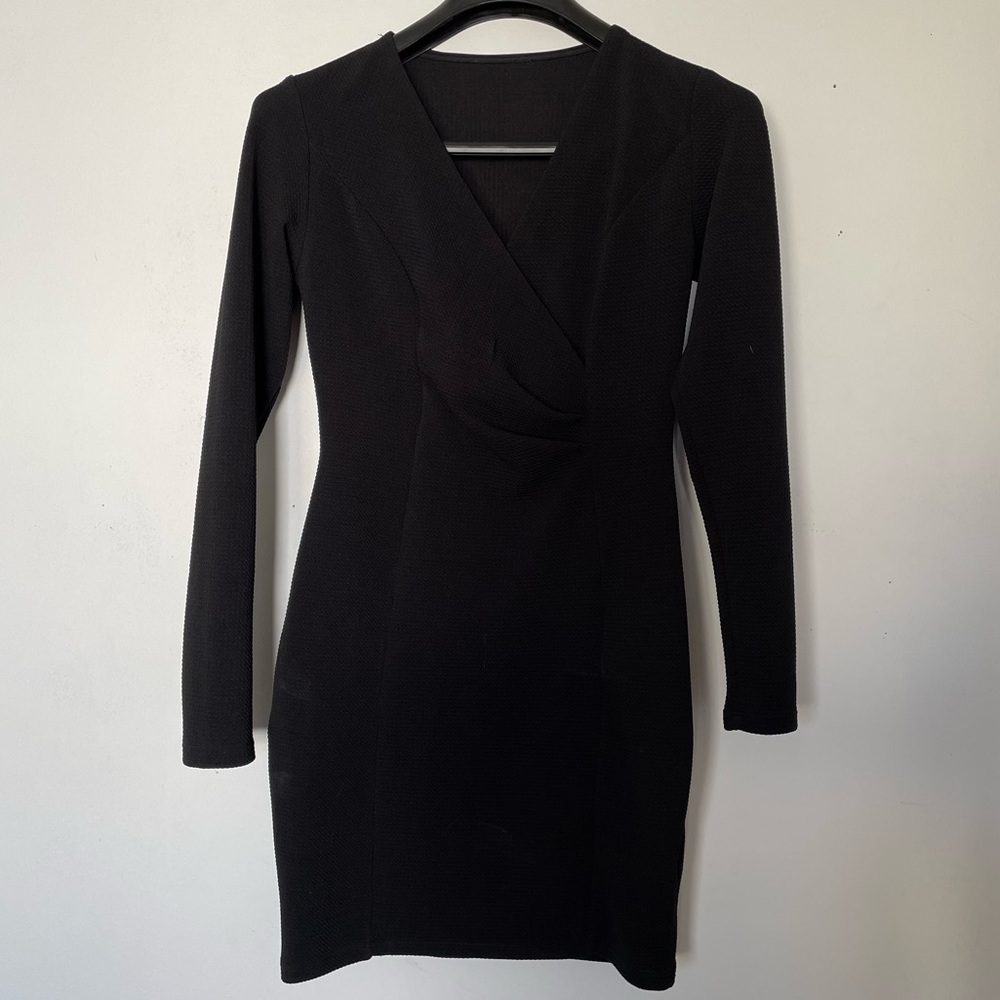Small Longsleeve Black Dress